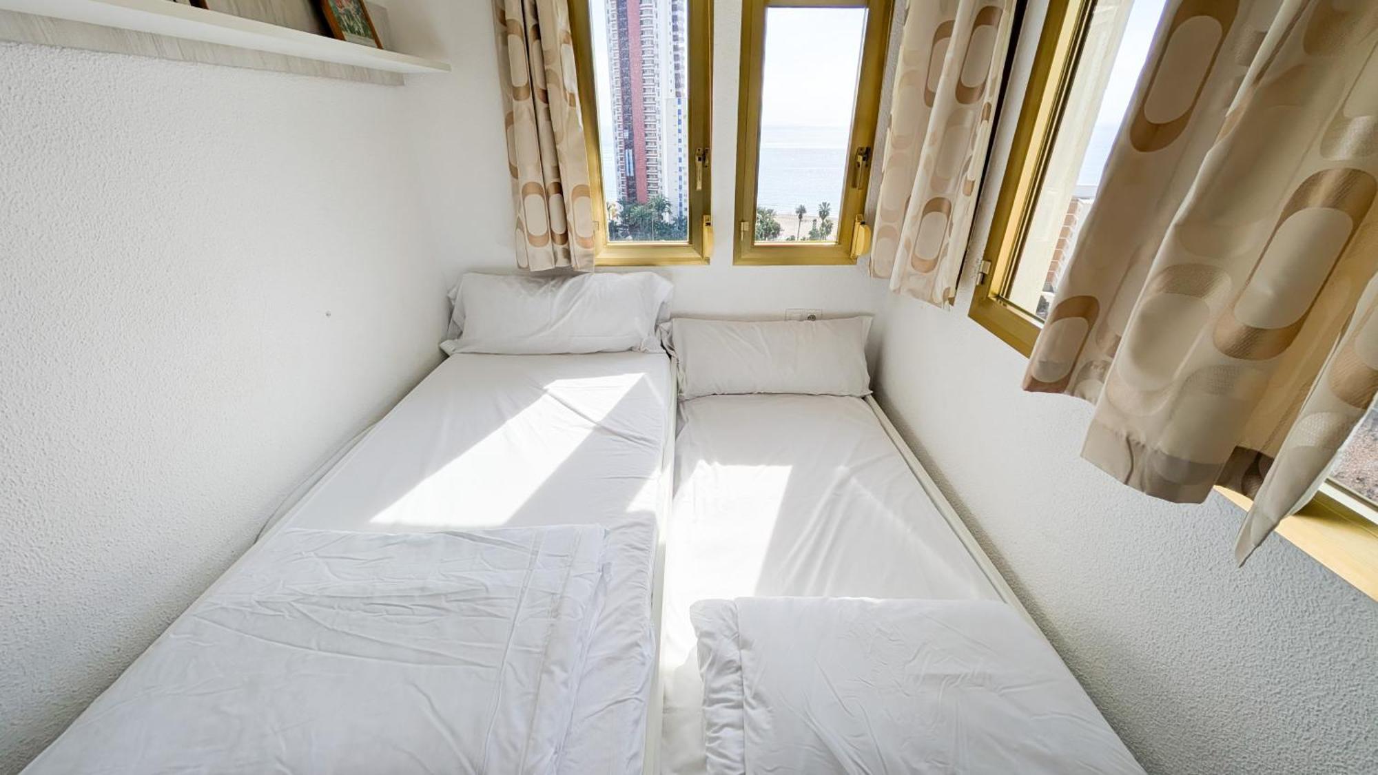 Gerona Sea View Apartments Benidorm Bagian luar foto