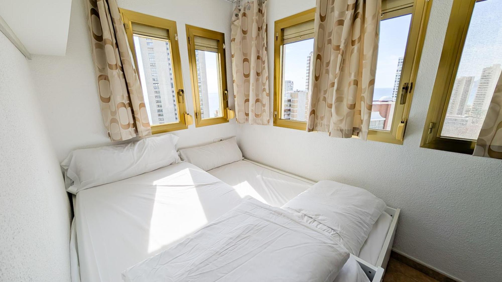 Gerona Sea View Apartments Benidorm Bagian luar foto